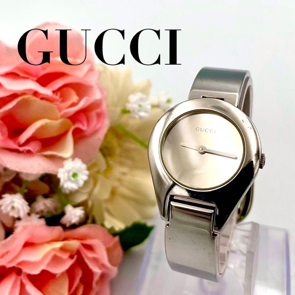 電池交換済 GUCCI 腕時計 ターンフェイスバングルウォッチ 6600L QZ 白