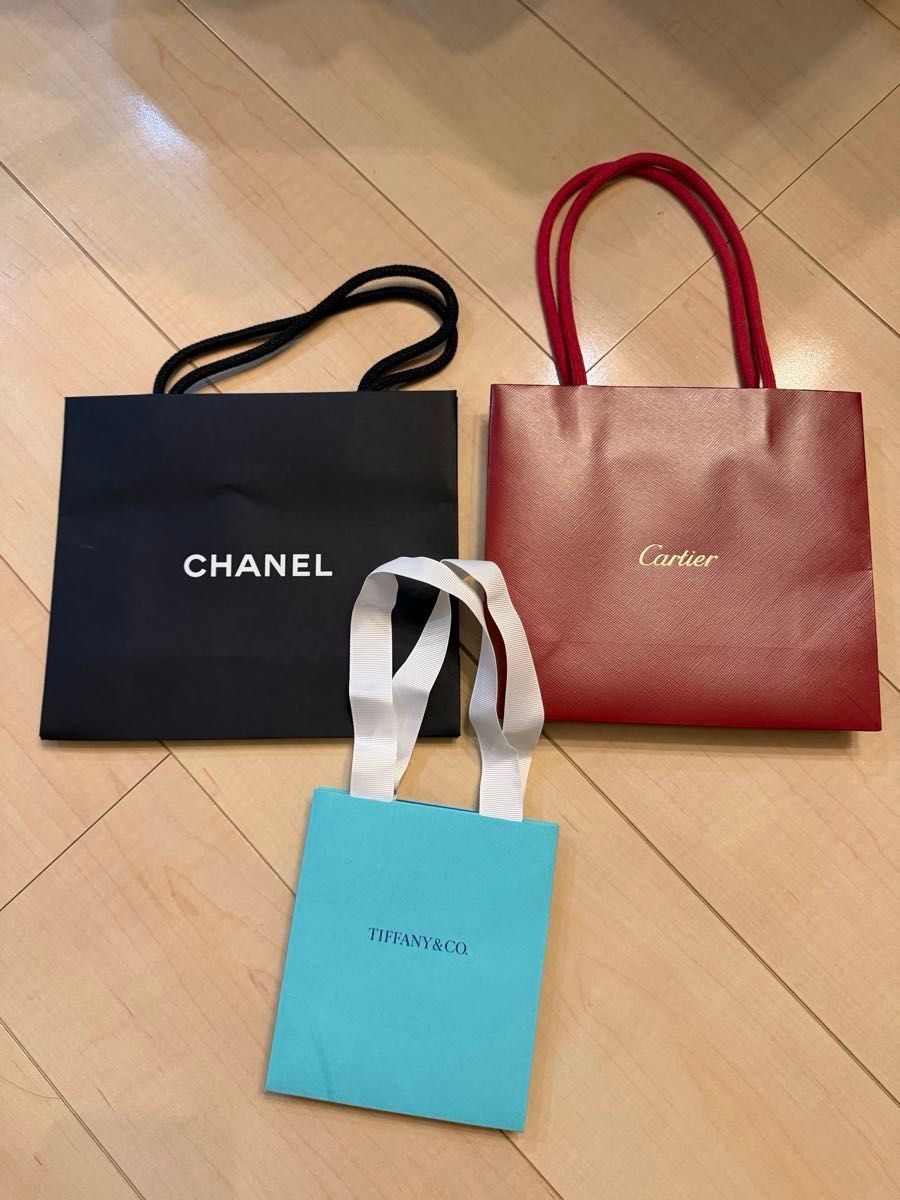 国内正規品　CHANEL シャネル ショッパー小　ショップ袋　紙袋200枚 CHANEL シャネル ショッパー 紙袋 小サイズ 200枚 | Shop at