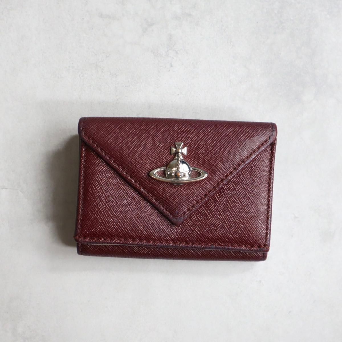 ご*ま様 ヴィヴィアンウエストウッド 三つ折り財布 バーガンディ オーブ Vivienne Westwood ヴィヴィアンウエストウッド 三つ折り財布