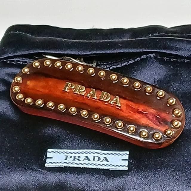 PRADA プラダ 三角ロゴ ヘアピン ノベルティ 2個セット | Shop at PRADA プラダ 三角ロゴ ヘアピン ノベルティ 2個セット | Shop at