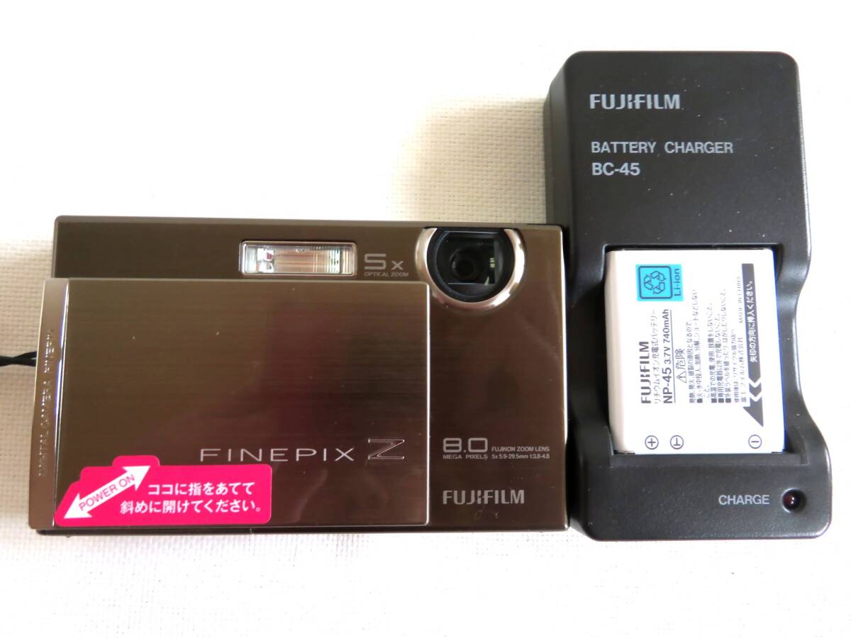 カメラ FUJIFILM FinePix F60fd コンデジ ブラック