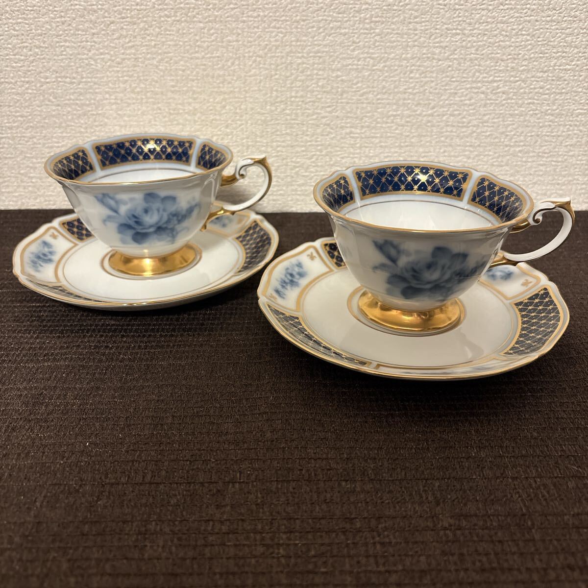 大倉陶園 ブルーローズ カップ&ソーサー 金彩 ペア | Shop at 
