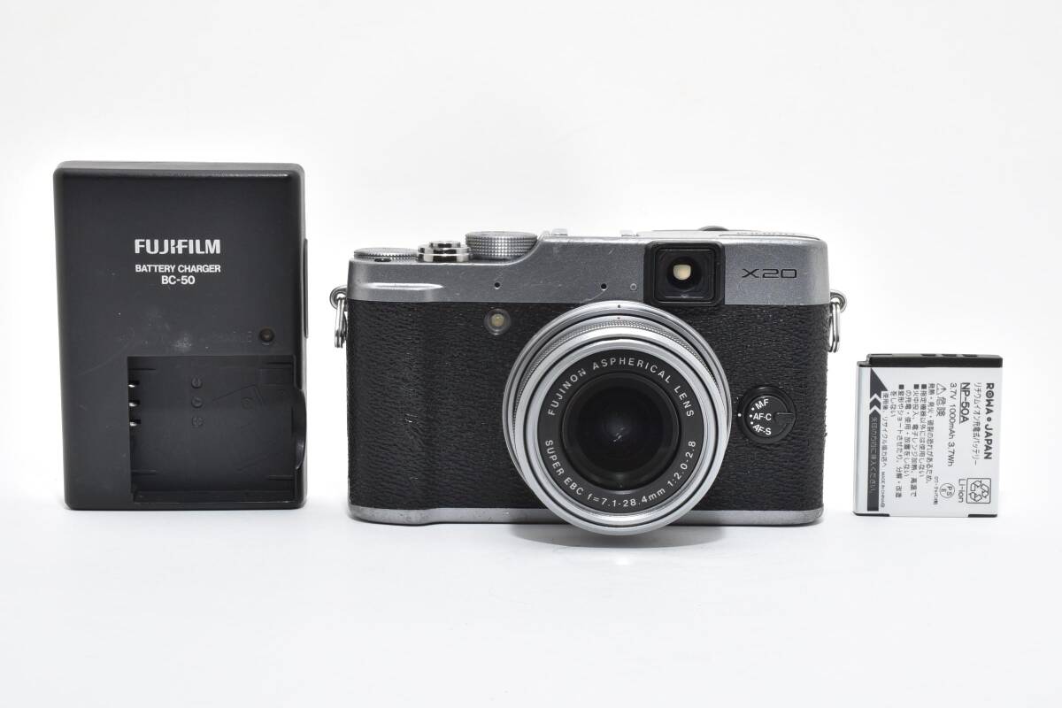 カメラ FUJIFILM FinePix JX700 デジタルカメラ