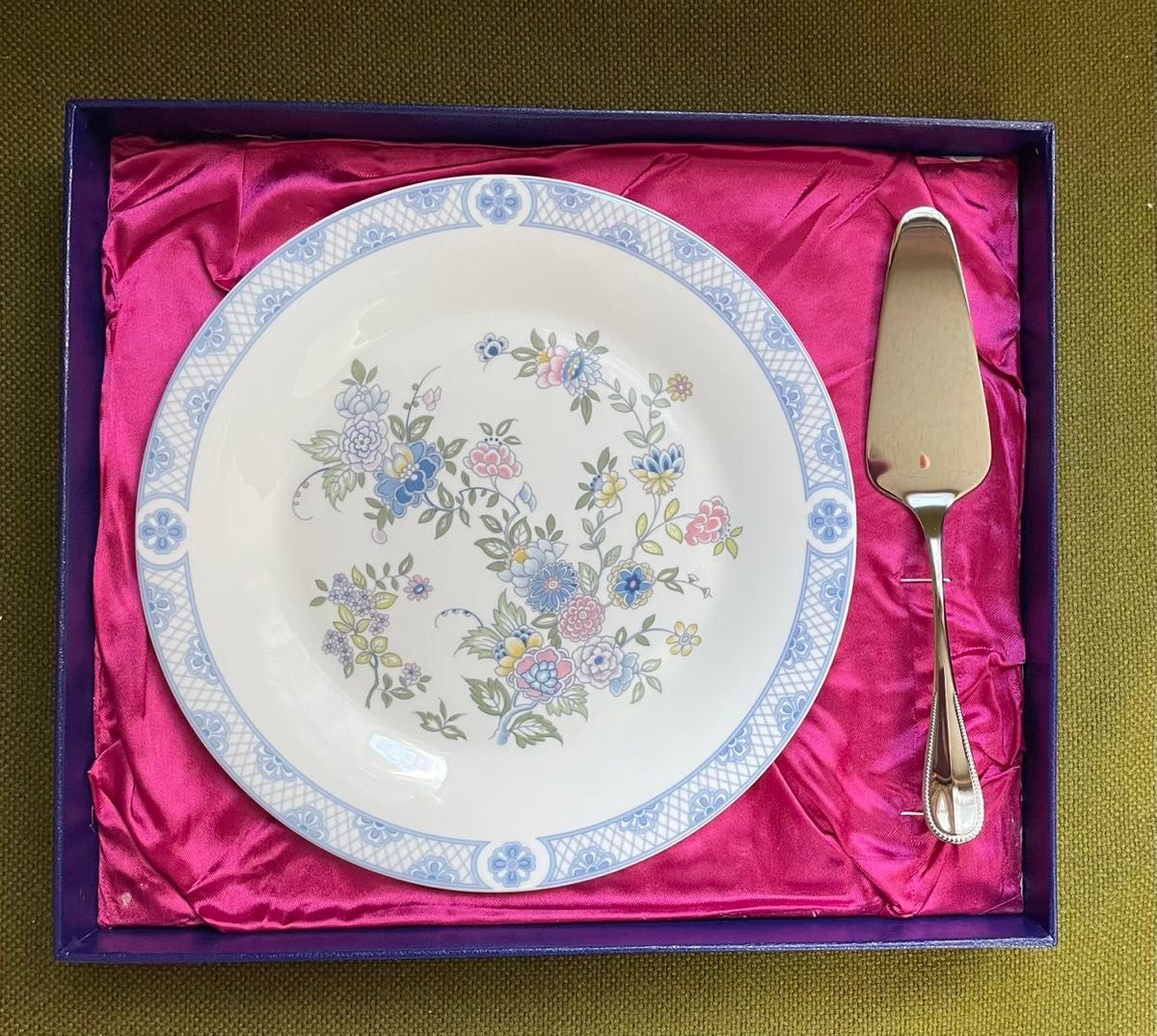 ロイヤルアルバート レディハミルトン プレート 皿 食器 花柄 ケーキ皿