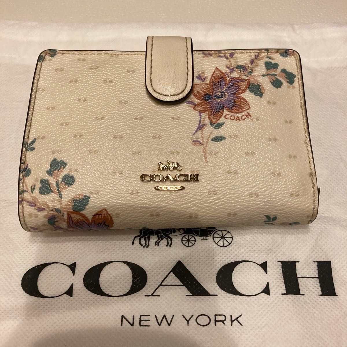 COACH コーチ スヌーピー コラボ 二つ折り財布 ホワイト | Shop at