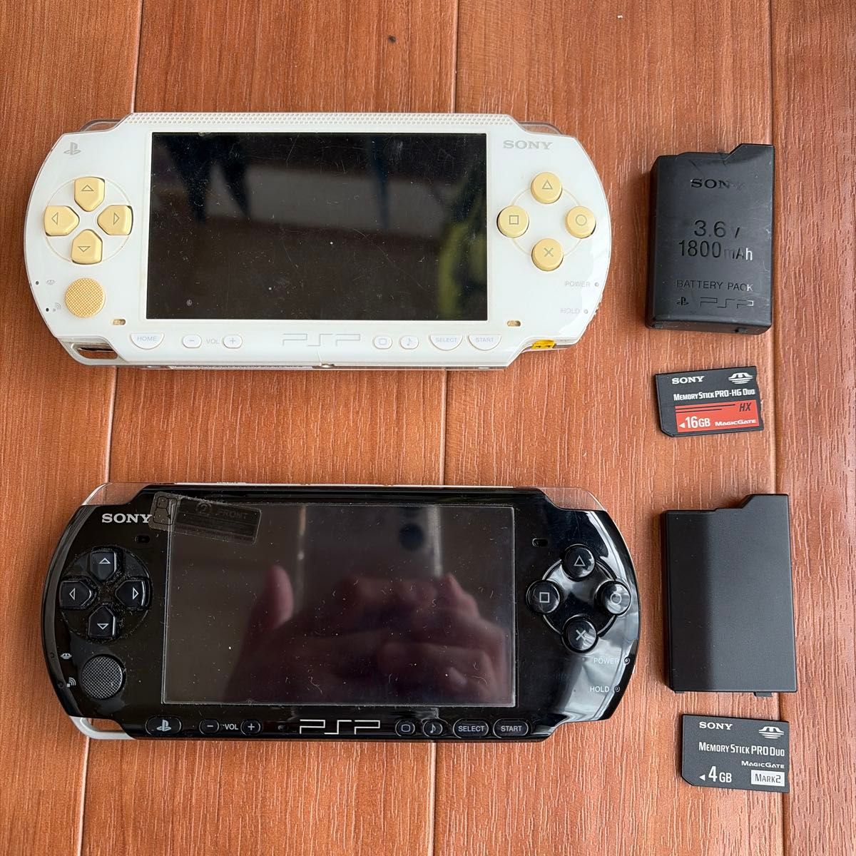 PSP-1000 本体(ジャンク)、ソフト7本、新品バッテリー 、充電器、4GB