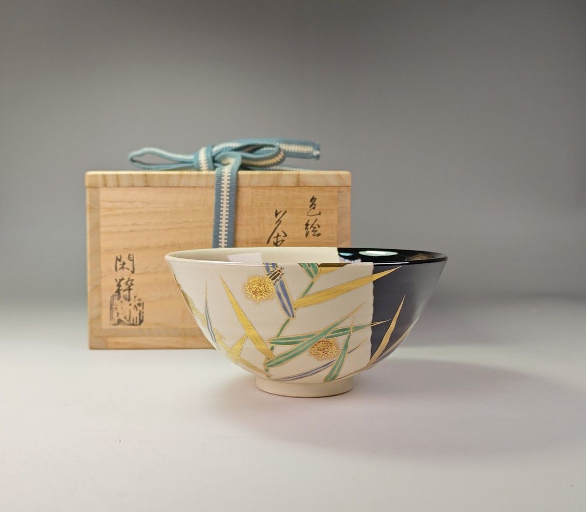 【逢絢亭】茶道具 茶碗 平茶碗 抹茶茶碗 京焼 御本 朝顔の図 伊坂清香 紙箱入り 送料込【逢絢亭・新品】茶道具 茶碗 京焼 春の野 中村与平 紙箱