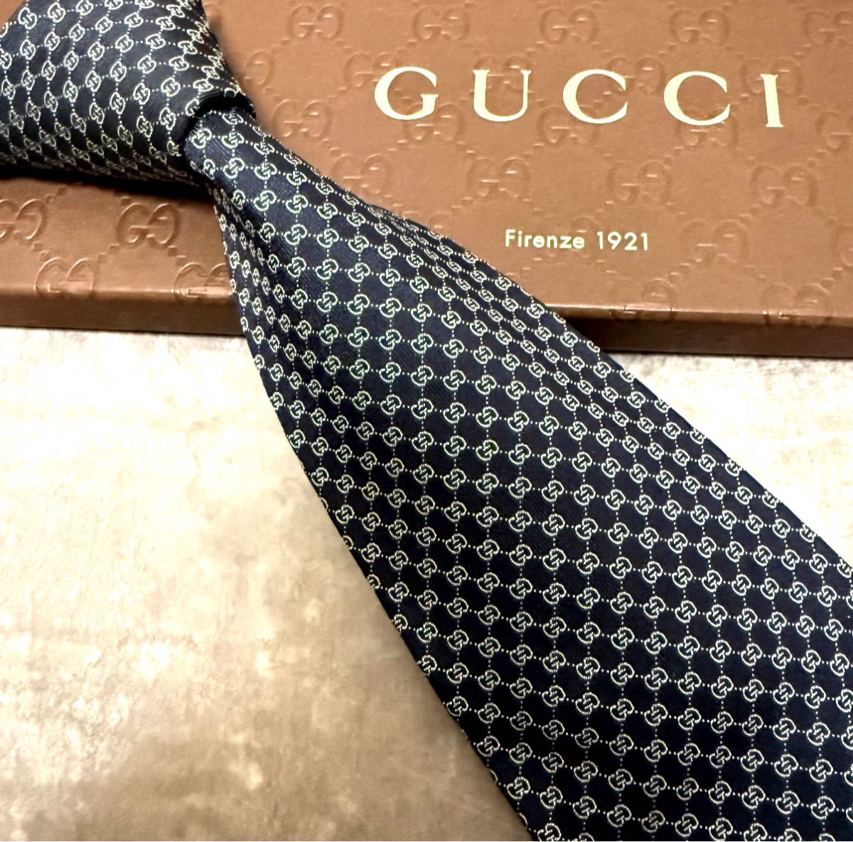 美品 GUCCI グッチ ネクタイ ネイビー GG柄 インターロッキング シルク