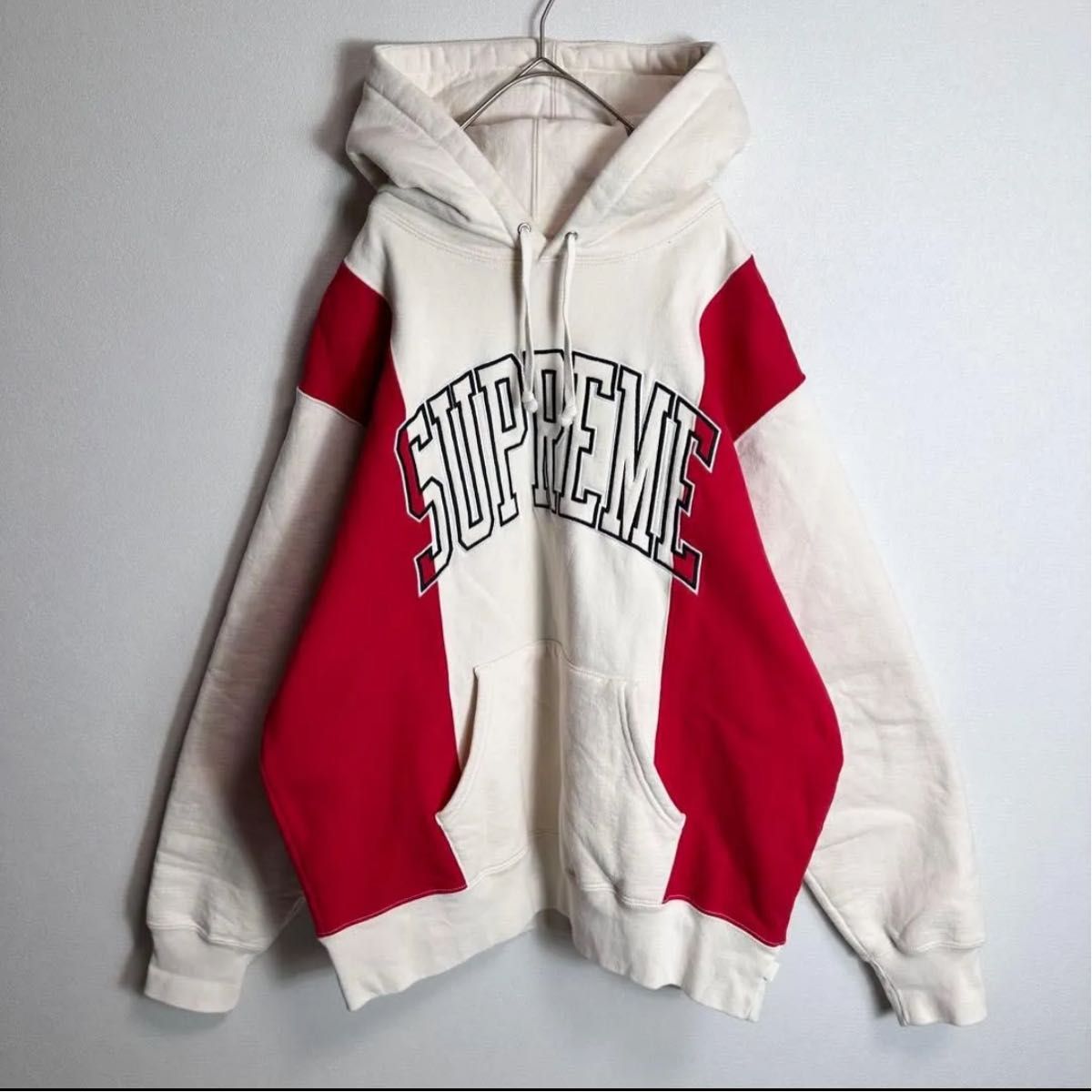 完売品】Supreme コムドットゆうた着用 パーカー アーチロゴ 刺繍ロゴ 