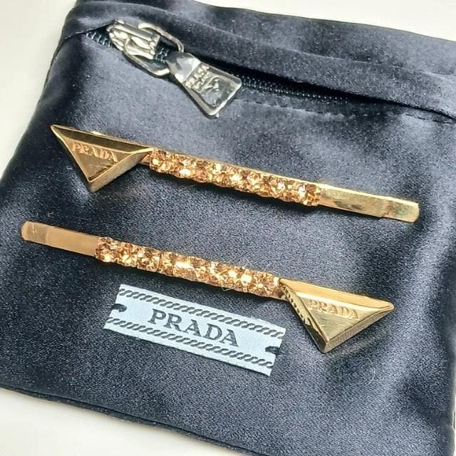PRADA プラダ 三角ロゴ ヘアピン ノベルティ 2個セット | Shop at