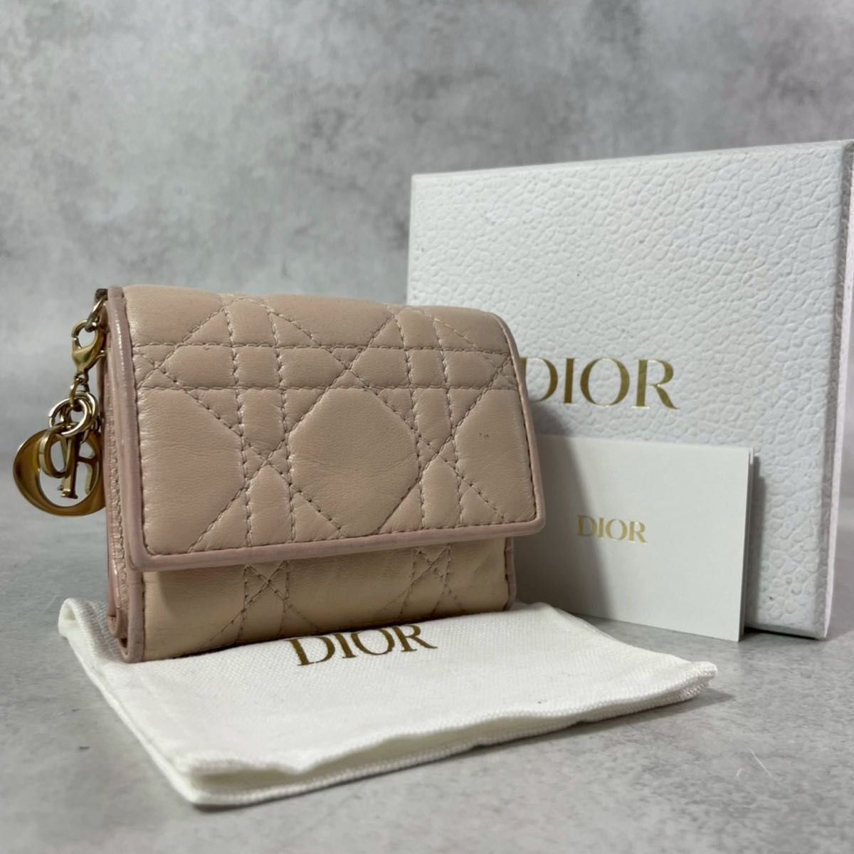 Christian Dior ディオール 三つ折り財布 ピンク CDロゴ | Shop at