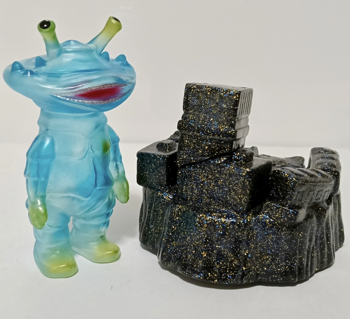charactics ロッキンヘドラ ソフビ マルサン ブルマァク ゴジラ charactics ロッキンヘドラ ソフビ マルサン ブルマァク ゴジラ