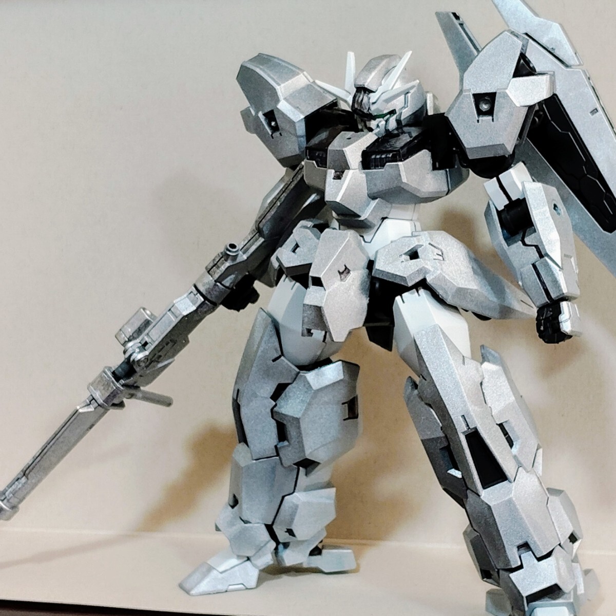 ガンダムアーティファクト 第6弾 νガンダム 全塗装完成品 ガンプラ