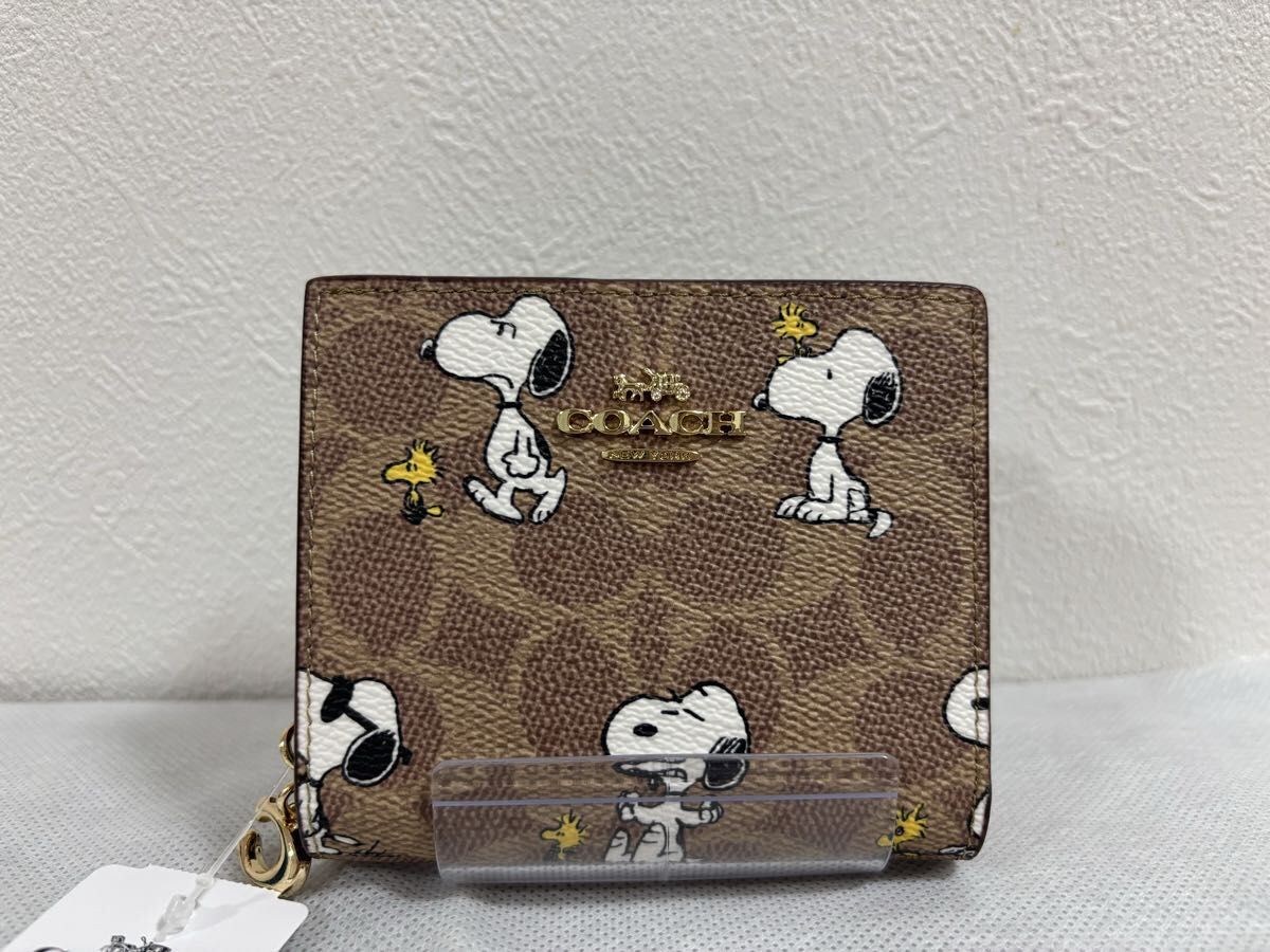☆新品☆COACH x スヌーピー コーチ二つ折り財布 | Shop at