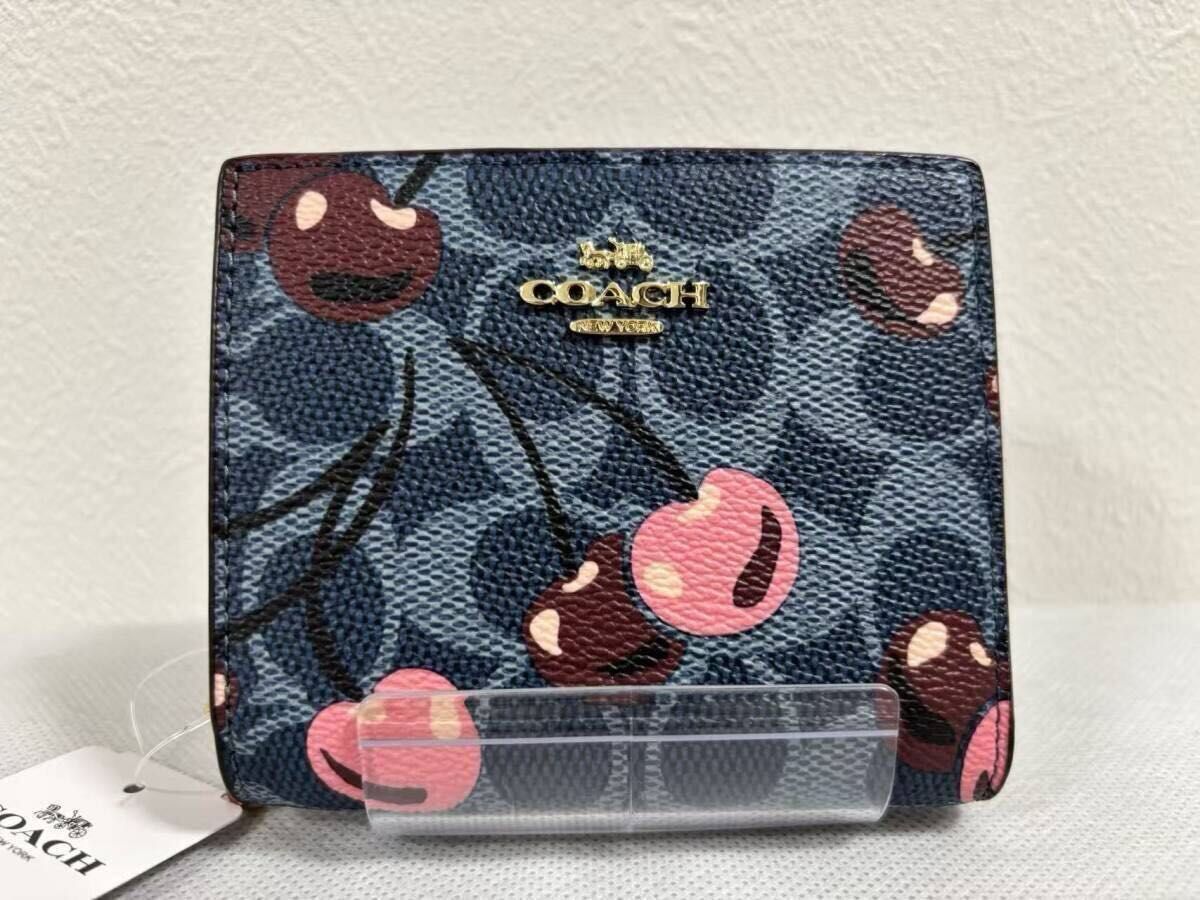 ☆新品☆COACH x スヌーピー コーチ二つ折り財布 | Shop at