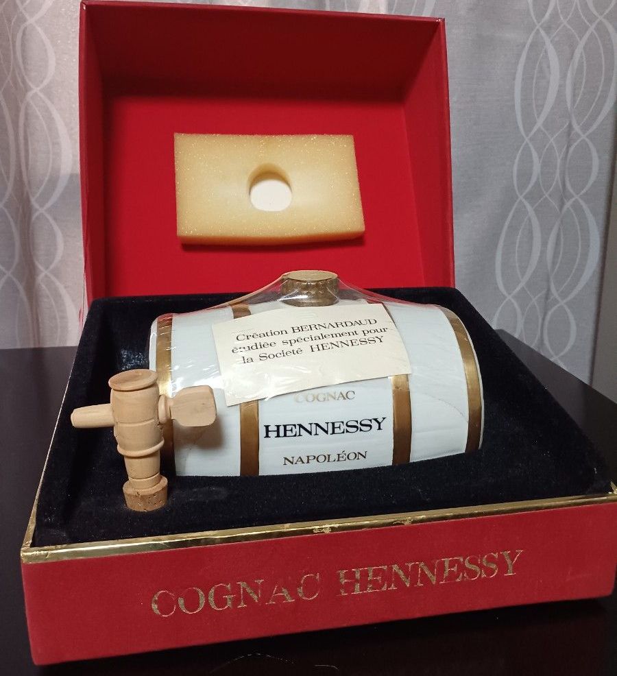 Hennessy ヘネシー XO 金キャップ 700ml 40% 箱付き 未開栓 コニャック