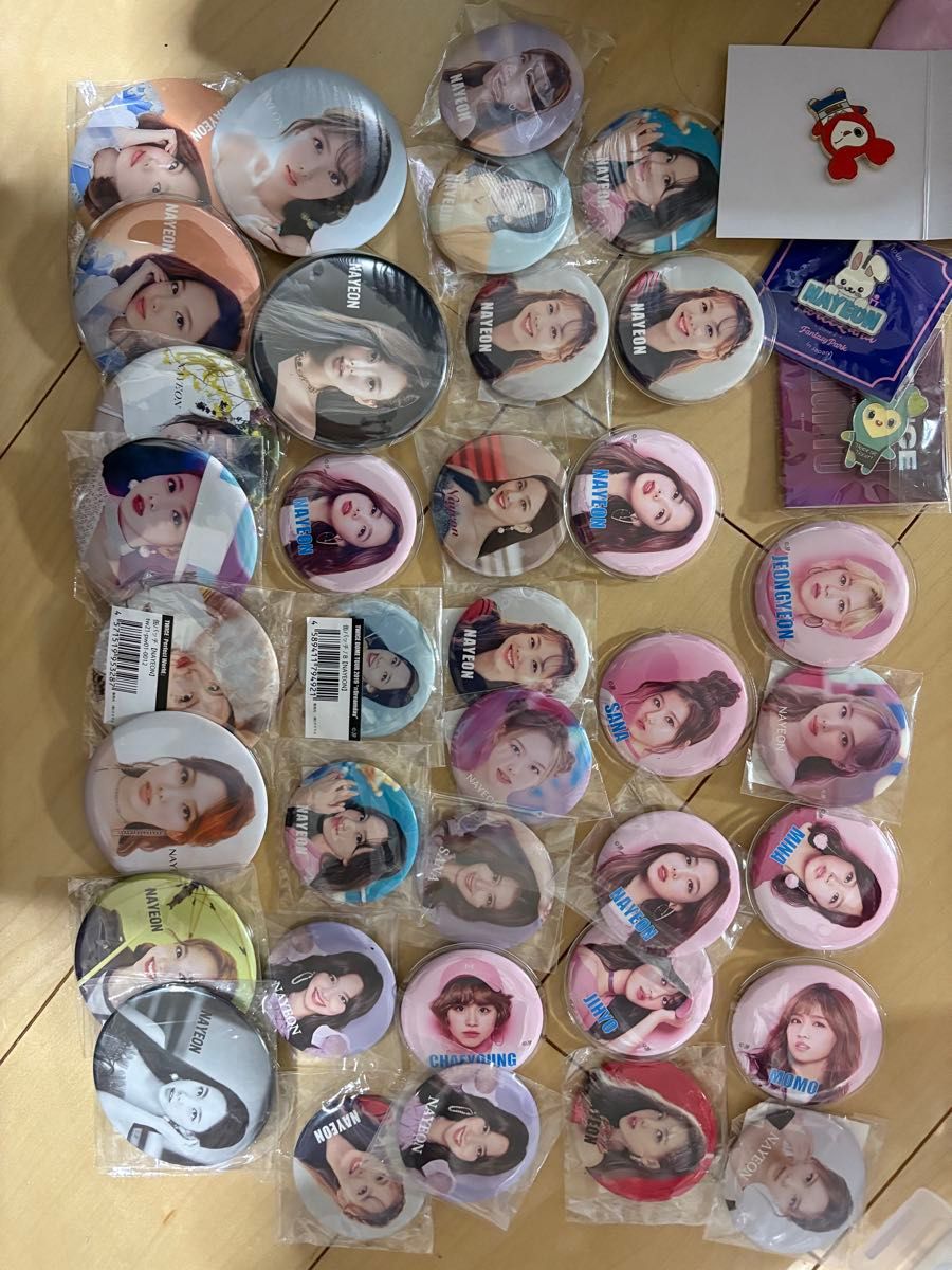 TWICE 缶バッジ 11個セット NAYEON | Shop at JDirectItems Fleamarket