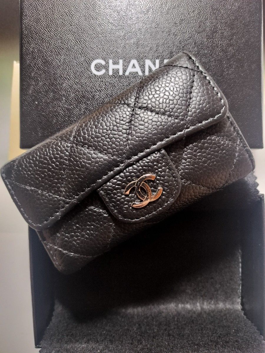 外観極美品】CHANELシャネル キャビアスキン折財布 大ココ チェーン付