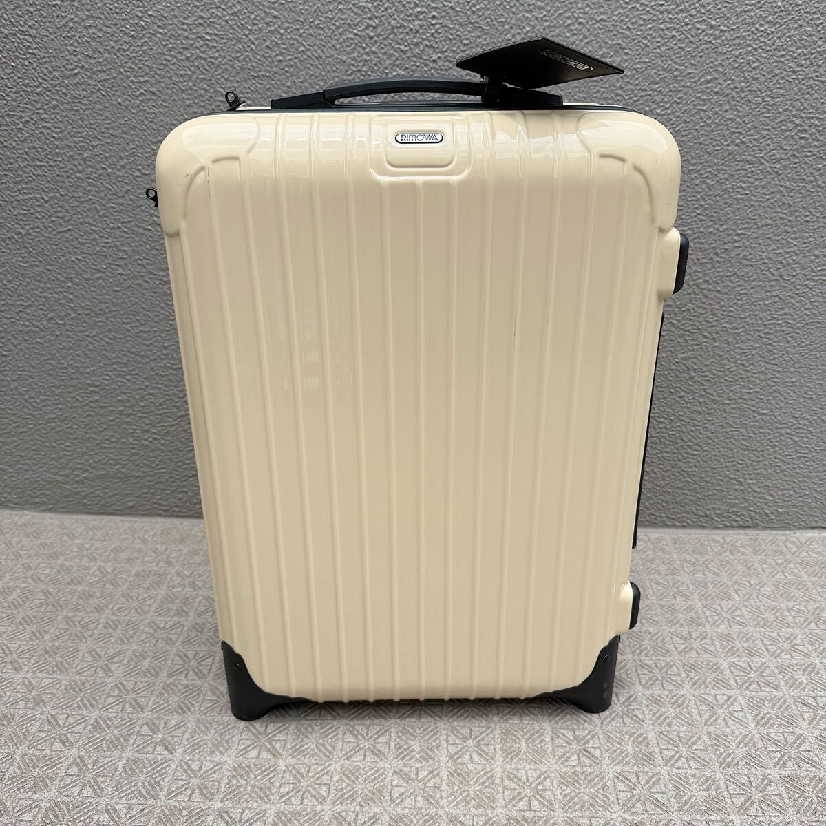 限定色 美品 リモワ サルサ 35L 4輪 レーシンググリーン 機内持込 廃盤