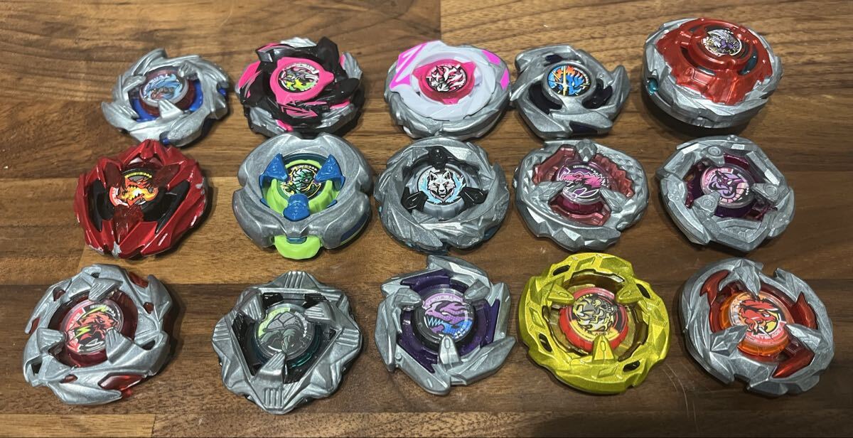 n*0様 ベイブレードまとめ売り！環境パーツあり。 ベイブレード