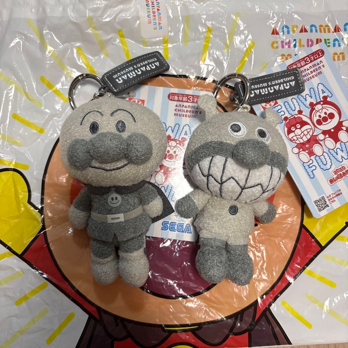 新品】アンパンマンミュージアム限定 colorコレクション モノトーン3点
