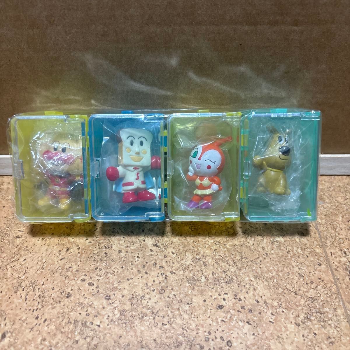 アンパンマンミュージアム　コレクション フィギュア　ケースがつながる アンパンマンフィギュアケース ケースがつながる アンパンマン