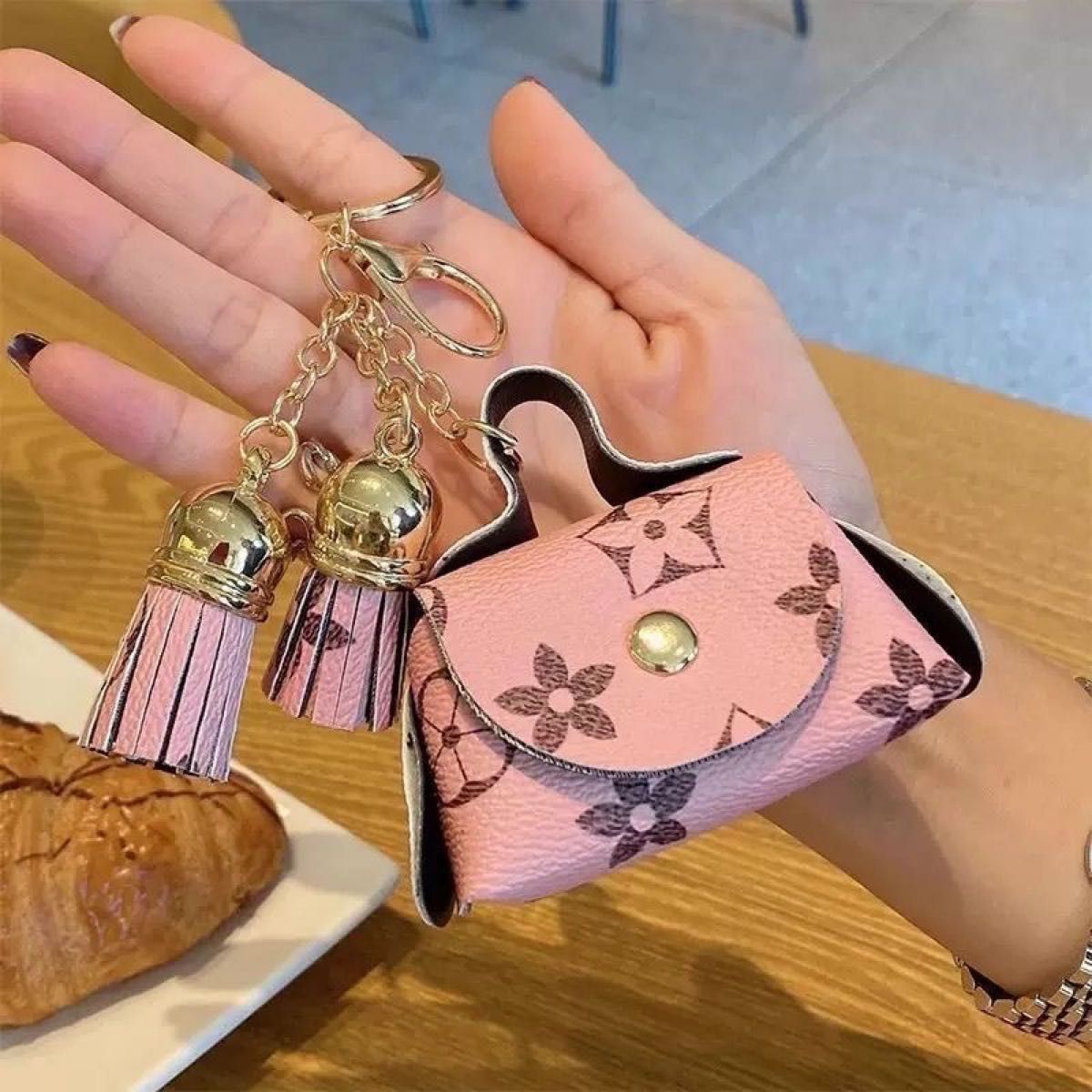 handmade♡リップケース♡チャーム♡イヤホンケースetc… イヤホンケース バッグチャーム ミニバッグ型 小物入れ キーホルダー