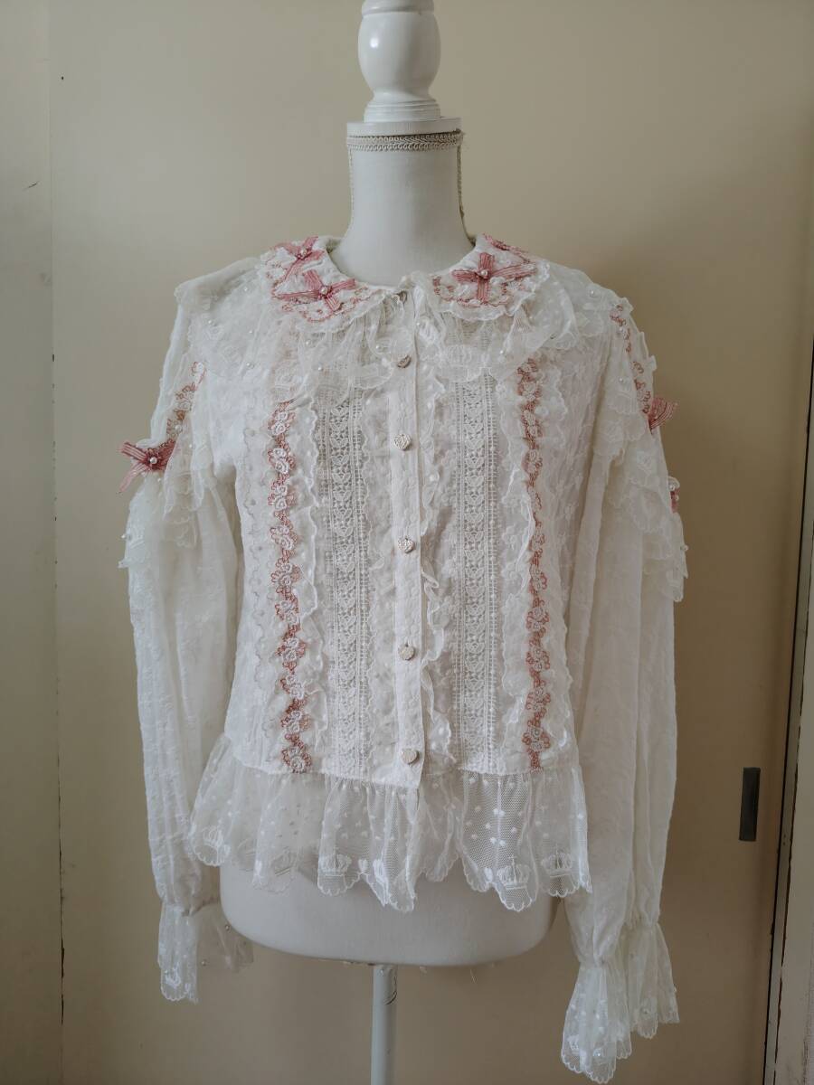 Preview of No.2934_海外ロリィタ_白花柄刺繍生地ピンクリボンブラウス