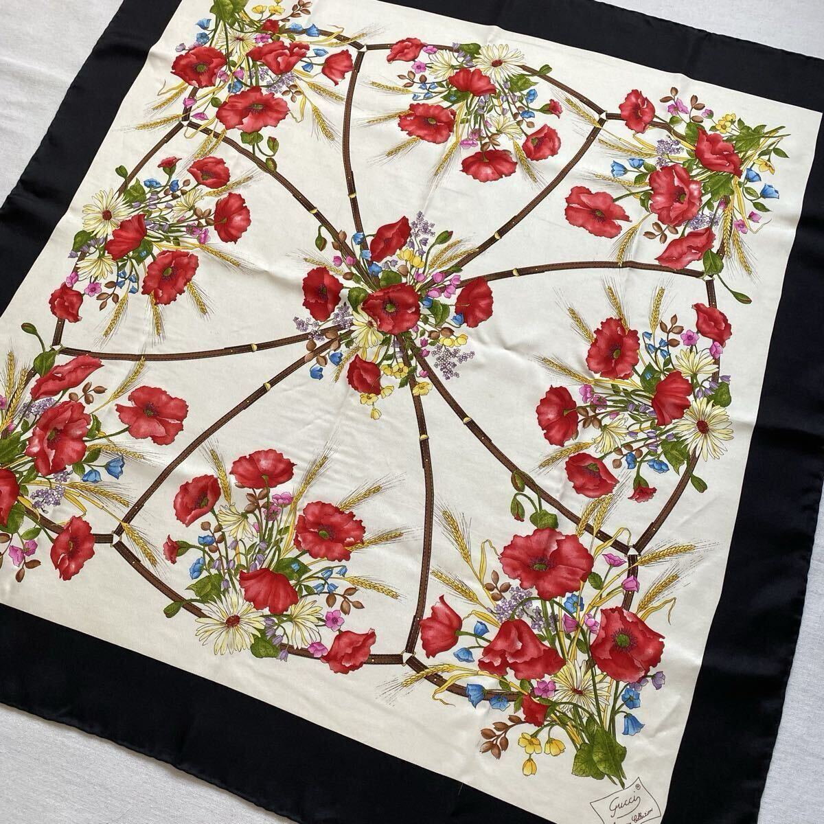 GUCCI グッチ スカーフ 花柄 フローラ シルク100 大判 シルク ピンク系 GUCCI グッチ スカーフ 花柄 フローラ シルク100 大判 シルク ピンク系