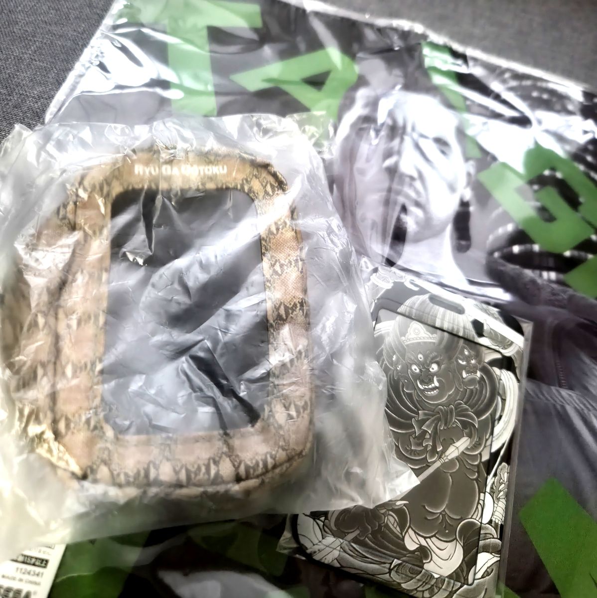 龍が如く セガラッキーくじ D賞 ウィンドウポーチ 真島吾朗 | Shop at