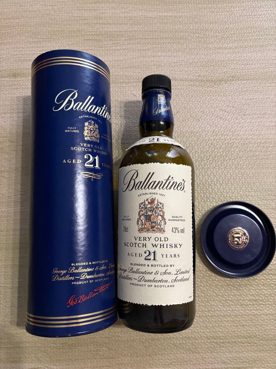 Ballantine バランタイン12年 赤青紋章 裏面エンボス有り 1960年代
