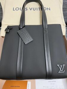 【新品】 Louis Vuitton ルイヴィトン M57308 トート バッグ　レザーバッグ　新作 希少