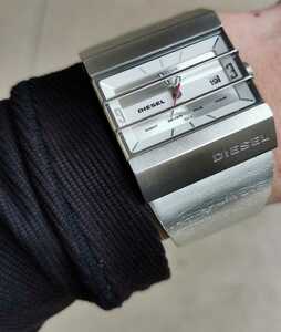 ディーゼル　腕時計　メンズ　レディース　シルバー