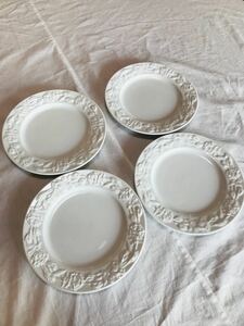 ホワイトハウス御用達 レノックス白皿 彫刻デザインのお皿4枚セット　ウェッジウッド ティファニー ノリタケ