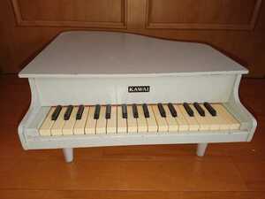 カワイ KAWAI ミニグランドピアノ ホワイト1104廃盤鍵盤楽器32鍵おもちゃ白オモチャ玩具キッズ河合楽器こども子ども子供レア希少ホビー音楽