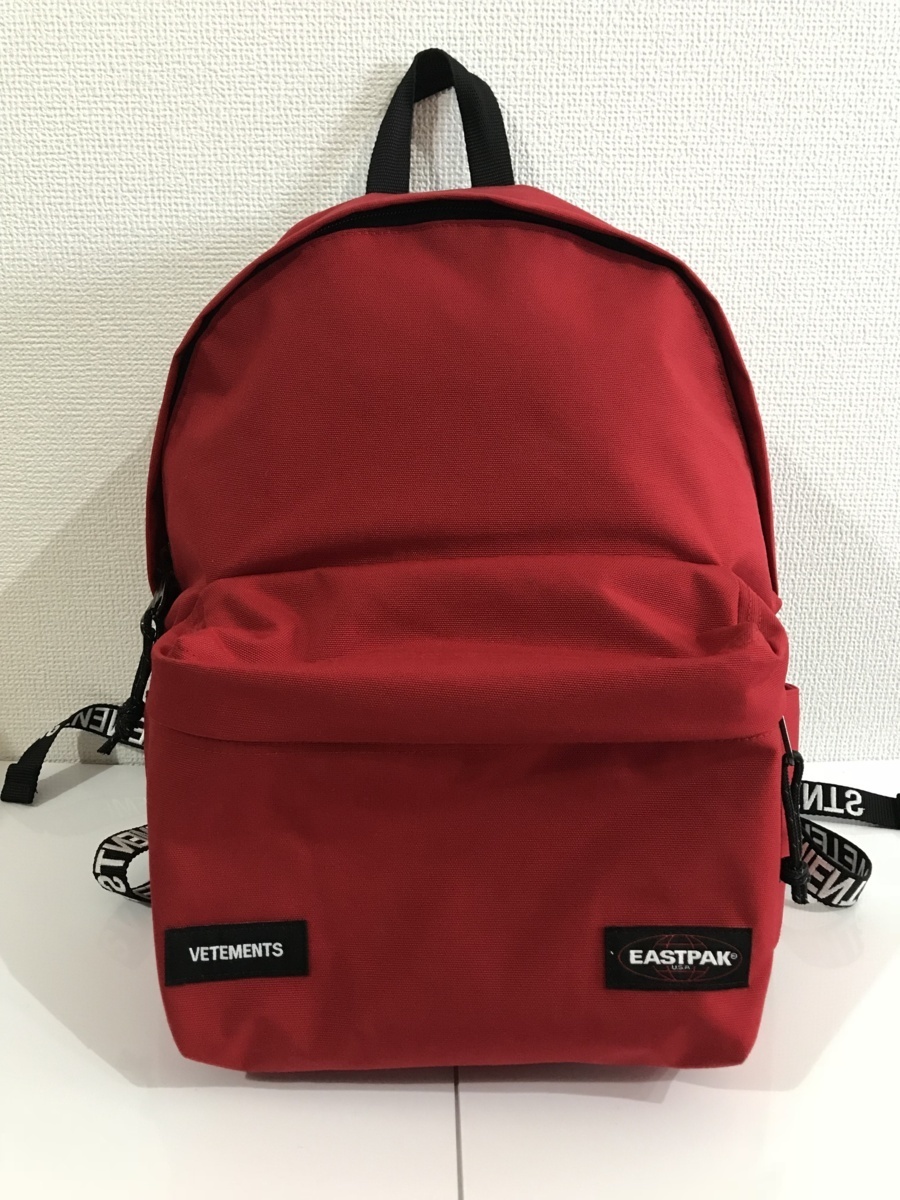 VETEMENTS EASTPAK