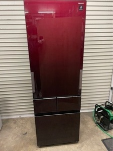 y1057 SHARP 2017年　4D冷蔵庫　4ドア冷蔵庫　大型冷蔵庫　プラズマクラスター　シャープ　ガラス　赤　黒　レッド　ブラック　SJ-GT42C-R