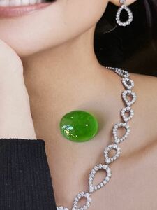 海麗　天然翡翠裸石 アイスジェイダイト カボションルース　高級jewelryジュエリーオーダーメイド用 綺麗な緑色 重さ8.0ct MIRE2008