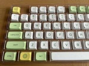 【美品】 PBTフルーツバナナのテーマメカニカルキーボードのキーキャップ、124 キー、XDAプロファイル