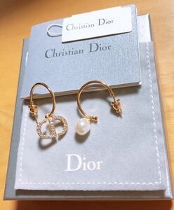 Christian Dior ディオール 揺れるピアス ゴールド ロゴマーク フープ 