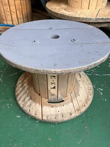 【送料安い・美品】電線ドラム ケーブルドラム ガーデニングテーブル ガーデニング 木製ドラム 直径56cm 高さ40cm②