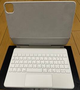 Apple Magic Keyboard　ホワイト　11インチiPad Pro（第１、第２、第３世代）　iPAD Air（第４世代）