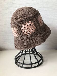 手編み☆春夏のコットンの帽子☆茶　花モチーフ
