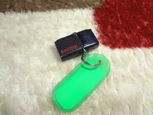 SanDisk USBメモリ 32GB 「ウルトラデュアルUSBドライブ3.0」中古