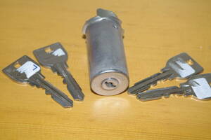 鍵　RAシリンダー(MIWA)　銀色　U9 2本+2本付属