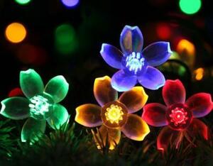ソーラー LED 桜花ガーデンライト 100電球 12m 虹色 ストリングライト レインボー 芝桜 フラワー 太陽充電 夜間自動点 日本全国送料無料