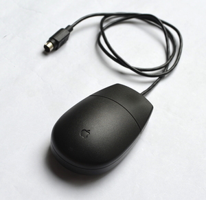 Apple 純正 ADB マウス Desktop Bus Mouse 2 Ｍ2706 ブラック リメイク品 