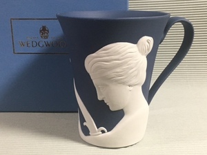 ◎ウェッジウッド250周年記念　紺色ジャスパー 綺麗なマグカップ 「演奏少女」◎s43箱付