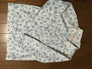 ユニクロ　花柄七分袖シャツ　サイズ150