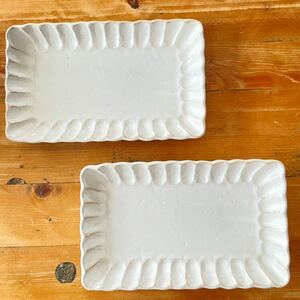 美濃焼　しのぎ　角皿　魚皿　2枚　エンボス　ホワイト　白皿　陶器